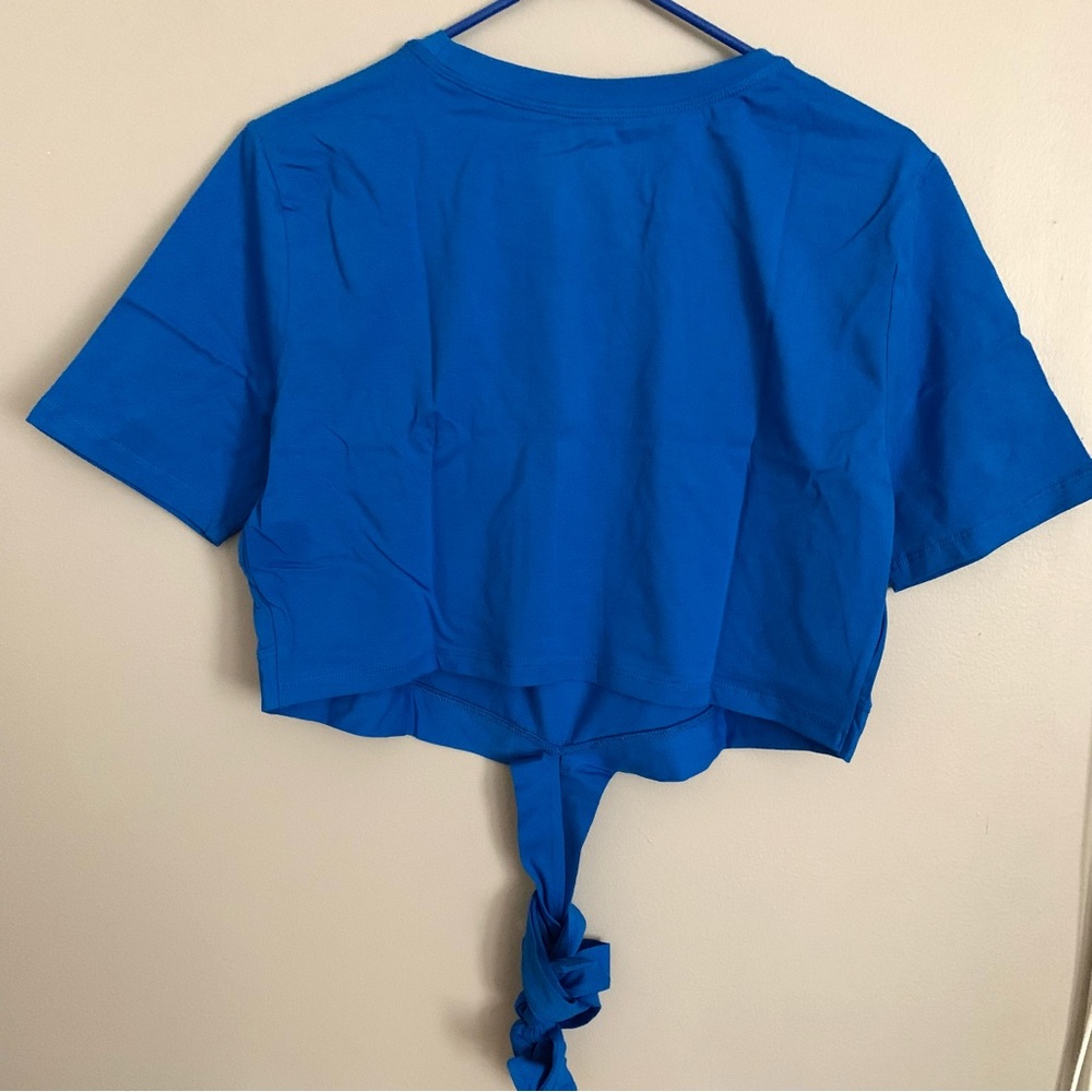 🎊 New New York & Company Tie-Back City Tee - Picture 3 of 4